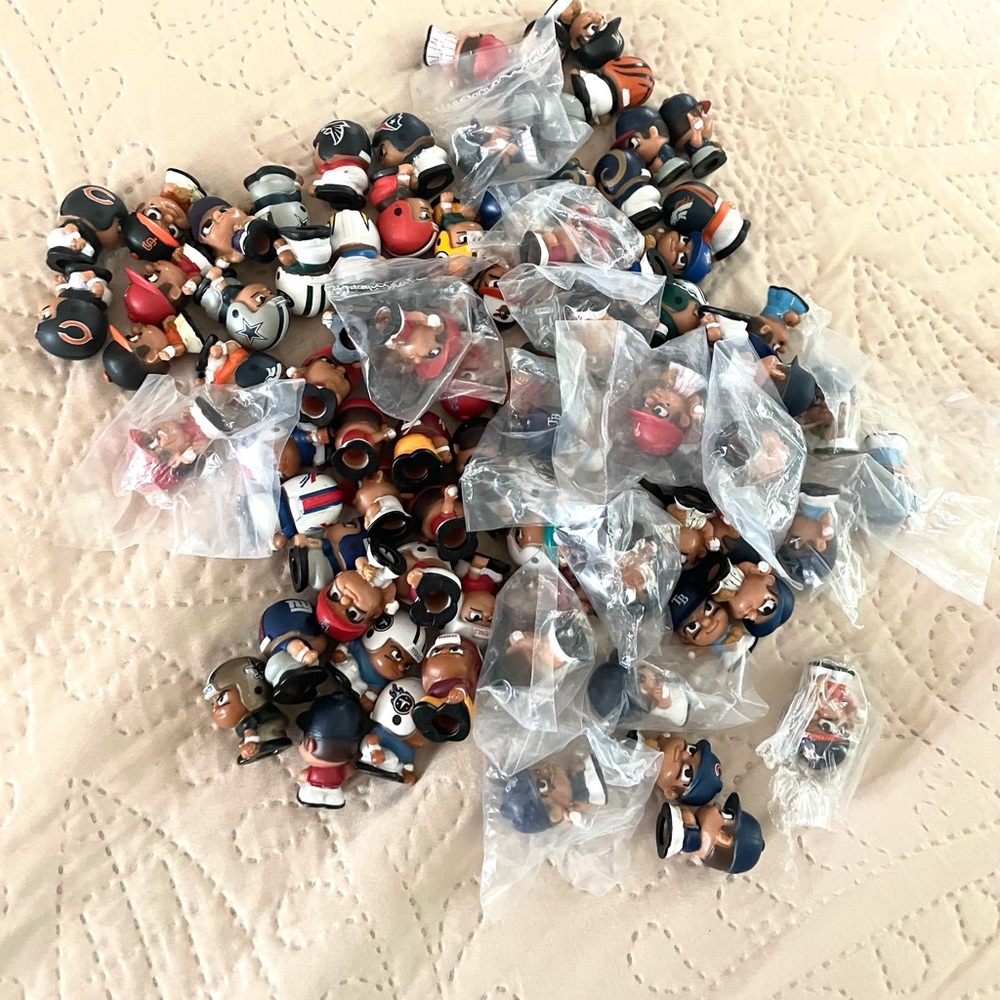 SOLD❌NFL MLB TeenyMates action figures keychain craft lot 85 total